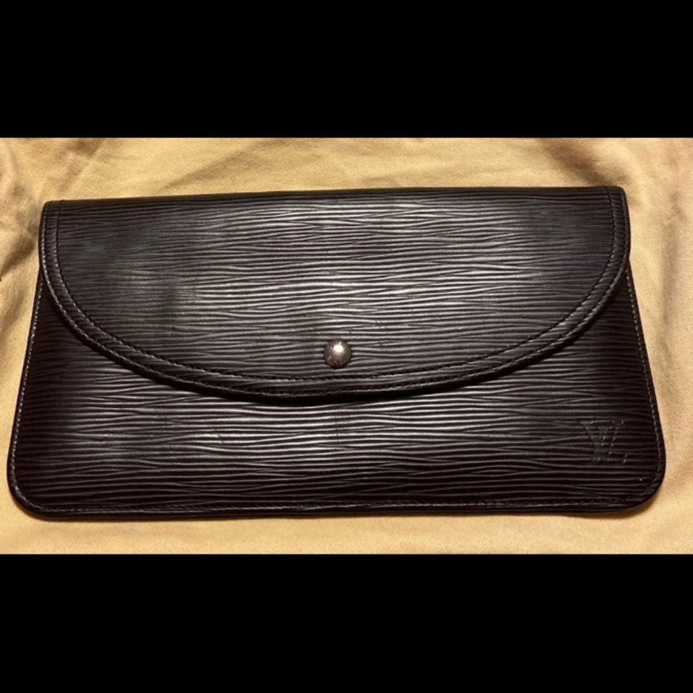 Louis Vuitton Passport holder/wallet